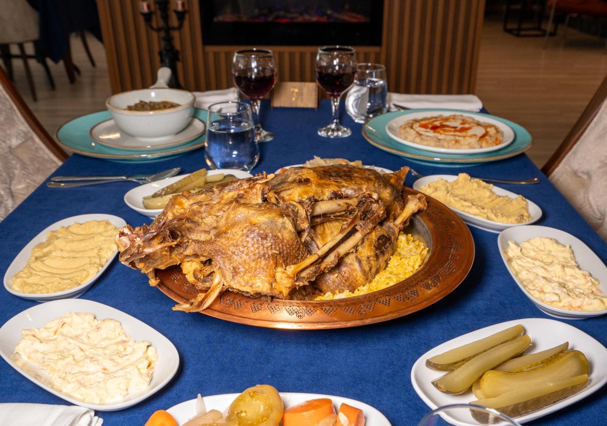 קארס Grand Ani Hotel מראה חיצוני תמונה