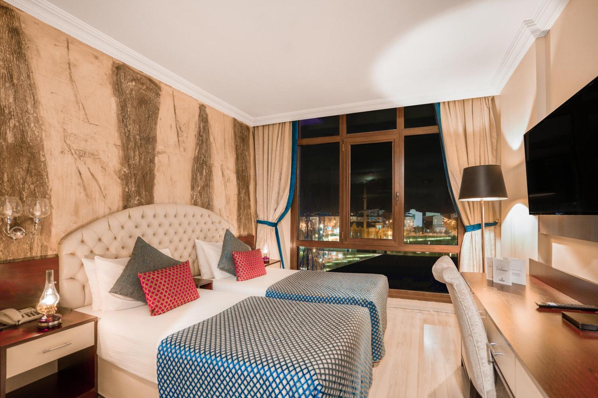 קארס Grand Ani Hotel מראה חיצוני תמונה